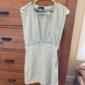 Zara light wash Jean dress size medium